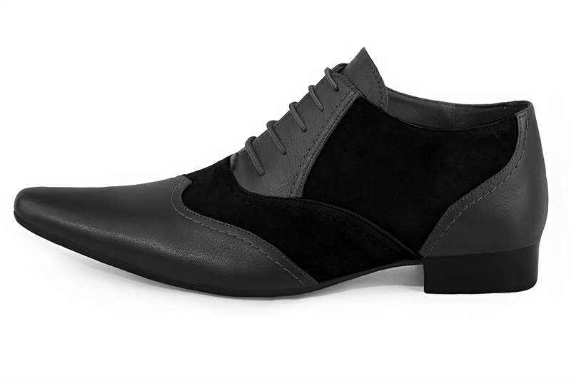 Dark grey and matt black lace-up dress shoes for men. Tapered toe. Flat leather soles. Profile view - Florence KOOIJMAN